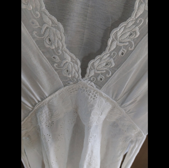 Flirty tunic top with embroidery and eyelet detail- Language LA - white - size M - Picture 4 of 7